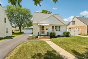 2879 S 91st St, West Allis, WI 53227 - Photo 1