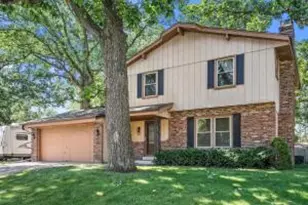 909 School Dr, Waukesha, WI 53189 - Photo 1