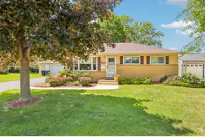 927  Robins Ln, Mukwonago, WI 53149 - Photo 1