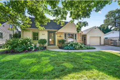 216 S Elmwood Ave, Burlington, WI 53105 - Photo 1
