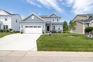 552 Wild Oak Rd, Hartland, WI 53029 - Photo 1