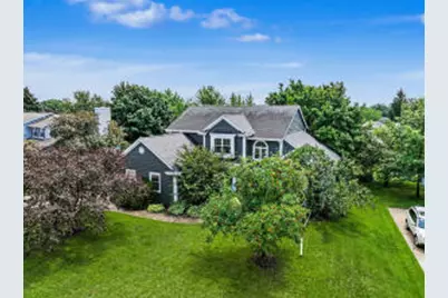 N51W16945  Fair Oak Pkwy, Menomonee Falls, WI 53051 - Photo 1