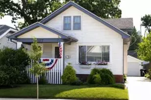 607 Monroe Ave, Racine, WI 53405 - Photo 1