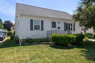 1717 Green St, Manitowoc, WI 54220 - Photo 1