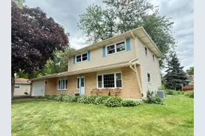 607  Poppy St, Oconomowoc, WI 53066 - Photo 1