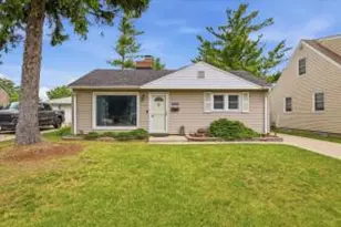 6622 W Bennett Ave, Milwaukee, WI 53219 - Photo 1