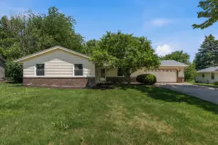 N101W15864 Santa Fe Dr, Germantown, WI 53022 - Photo 1