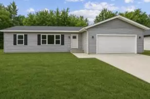 1284 E Bluff Rd, Whitewater, WI 53190 - Photo 1
