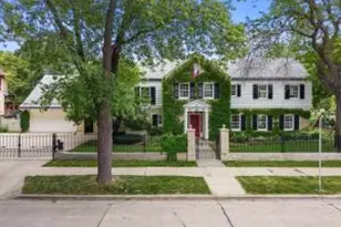 2808 N Shepard Ave, Milwaukee, WI 53211 - Photo 1