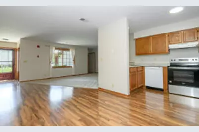 859  Quinlan Dr, Pewaukee, WI 53072 - Photo 1
