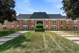 2101 Chateau Ct, Grafton, WI 53024 - Photo 1