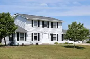 8795 S Lizanne Dr, Oak Creek, WI 53154 - Photo 1