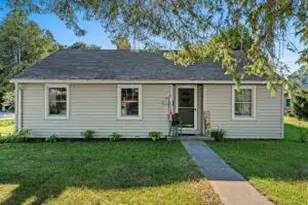 2912 Adams St, Two Rivers, WI 54241 - Photo 1