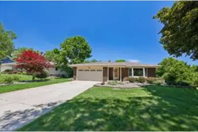 7557  Chapel Hill Ct, Franklin, WI 53132 - Photo 1