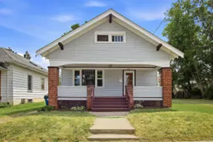 2111 Lawn St, Racine, WI 53404 - Photo 1