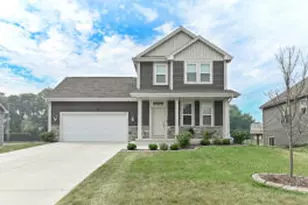 920 Foxwalk Dr, Racine, WI 53185 - Photo 1