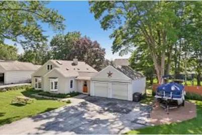 W272N2593  Apple Tree Ln, Pewaukee, WI 53072 - Photo 1