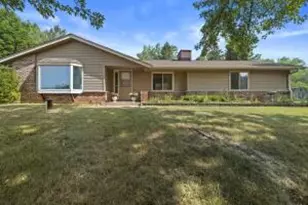 S76W31156 Century Dr, Mukwonago, WI 53149 - Photo 1