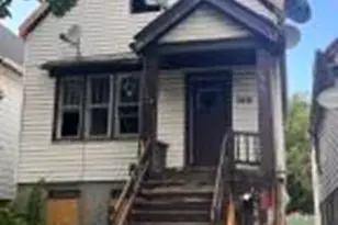 2412 W Maple St, Milwaukee, WI 53204 - Photo 1