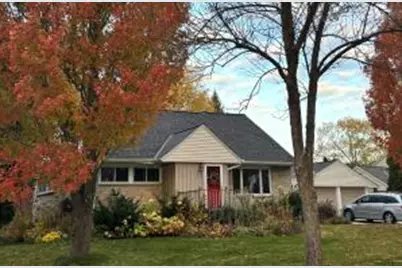 W73N917  London Ct, Cedarburg, WI 53012 - Photo 1