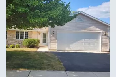 418 E 3rd Ave, Elkhorn, WI 53121 - Photo 1