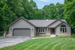 N64W33946 Lakeview Dr, Merton, WI 53066 - Photo 1