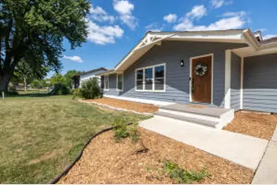 176  Ridgeway Dr, Dousman, WI 53118 - Photo 1