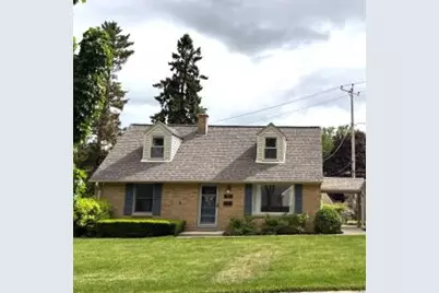 10432 W Hibbard Ave, Wauwatosa, WI 53226 - Photo 1