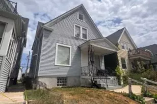 2944 N Pierce St, Milwaukee, WI 53212 - Photo 1