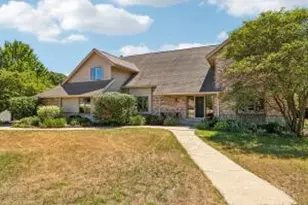 803 Knollwood Ct, Waukesha, WI 53188 - Photo 1