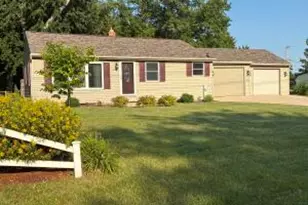 1309 Crestwood Dr, Green Bay, WI 54313 - Photo 1