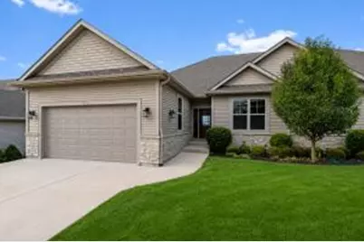 460 S Stone Ridge Dr, Lake Geneva, WI 53147 - Photo 1