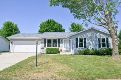 W201N16255  Ash Dr, Jackson, WI 53037 - Photo 1
