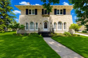 208 W Chestnut St, Port Washington, WI 53074 - Photo 1