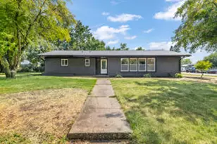 525 W Loos St, Hartford, WI 53027 - Photo 1