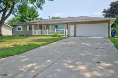 643  Winter St, Onalaska, WI 54650 - Photo 1