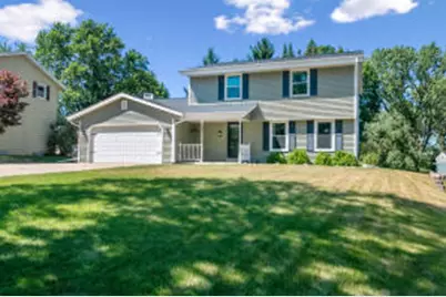 241  Parkview Ct, Pewaukee, WI 53072 - Photo 1