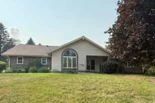5320 W Lake Dr, West Bend, WI 53095 - Photo 1
