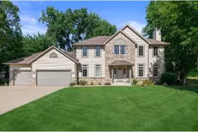 8620 S Hunting Park Dr, Franklin, WI 53132 - Photo 1