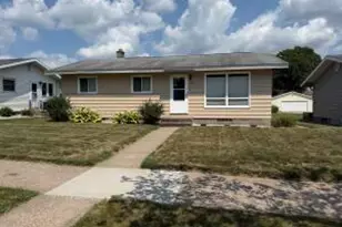 546 3rd Ave, Onalaska, WI 54650 - Photo 1