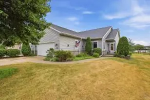 N7791 Maple Ridge Rd, Ixonia, WI 53066 - Photo 1