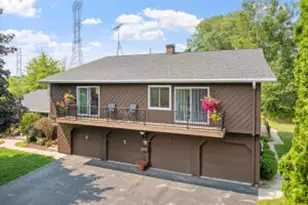 2421 Crosscreek Dr, Sheboygan, WI 53081 - Photo 1