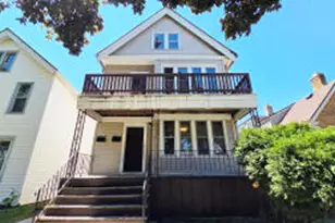 2207 S 11th St, Milwaukee, WI 53215 - Photo 1