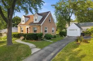 828 N 113th St, Wauwatosa, WI 53226 - Photo 1