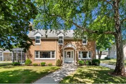 1212  Fairmont Ln, Manitowoc, WI 54220 - Photo 1