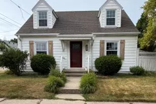 147 W Norwich St, Milwaukee, WI 53207 - Photo 1