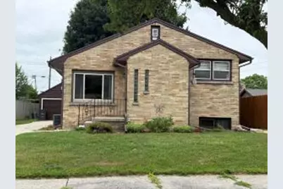 2712 S 10th St, Sheboygan, WI 53081 - Photo 1