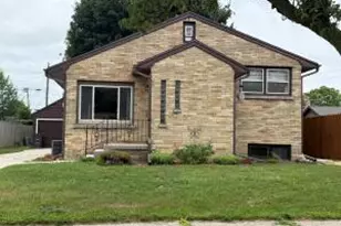 2712 S 10th St, Sheboygan, WI 53081 - Photo 1