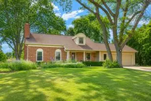427 Susan Ln, Thiensville, WI 53092 - Photo 1