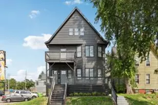 2212 N Cambridge Ave, Milwaukee, WI 53202 - Photo 1
